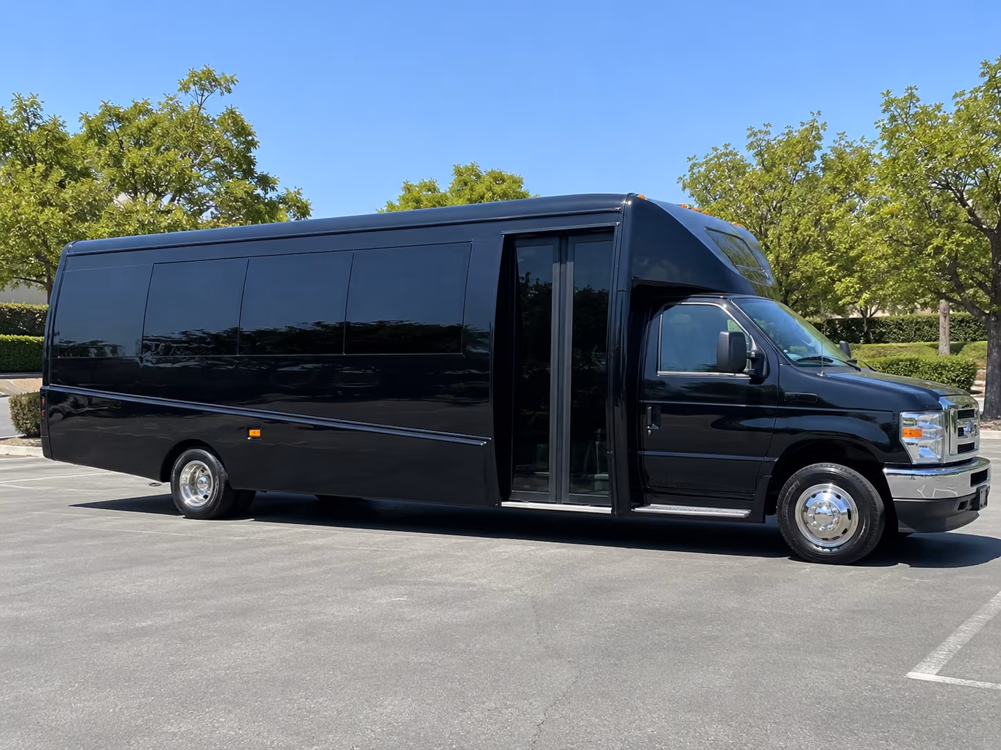 redmond travel to field trip destinations with a redmond charter bus rental