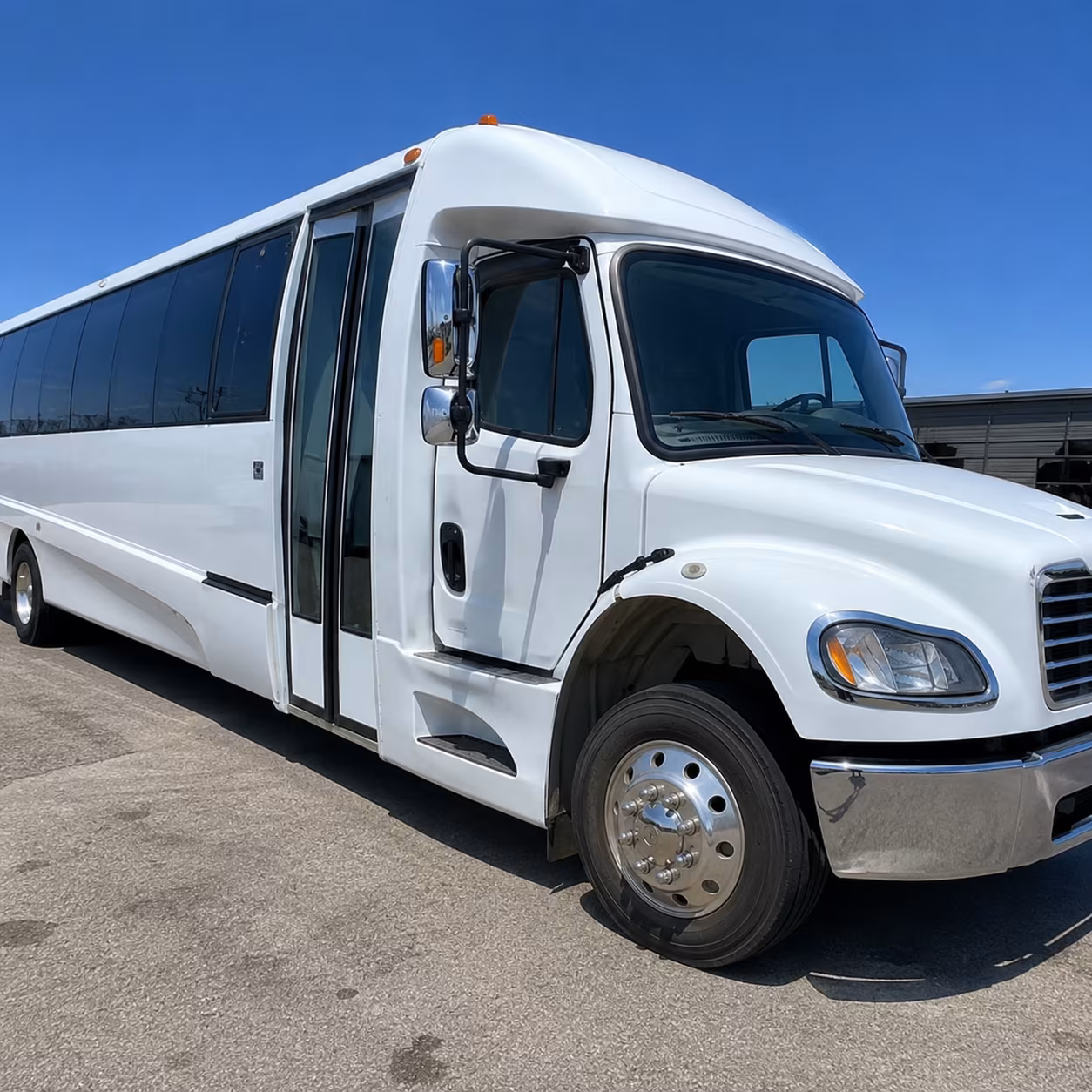 tukwila charter buses for corporate transportation